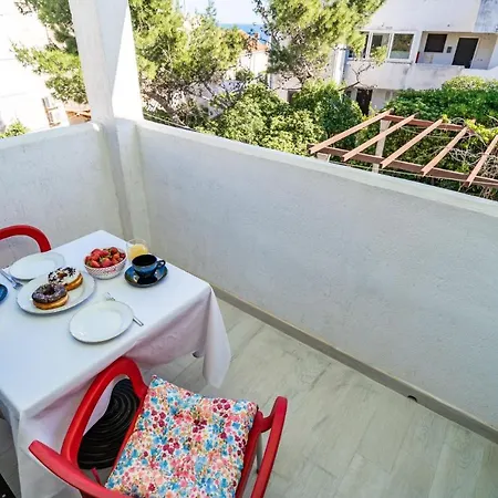 Apartment M2 *