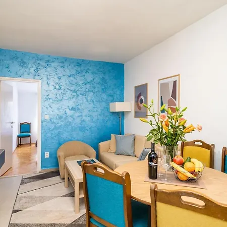M2 Apartment *
